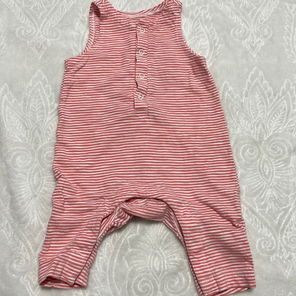 Infant 0-3 month onesie.